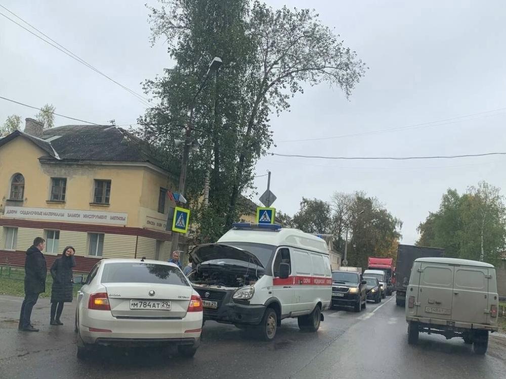В Котласском районе произошло дорожно-транспортное происшествие с участием автомобиля «скорой помощи»